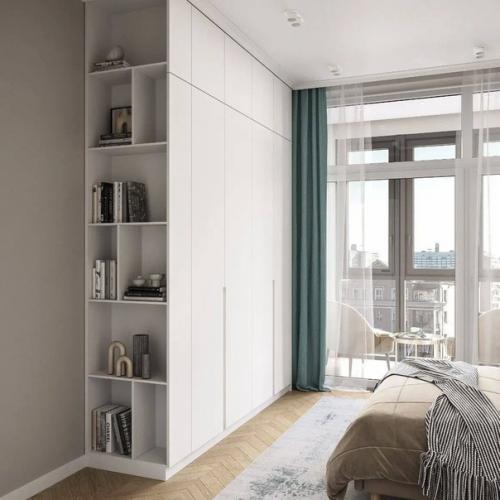 Светлый и стильный интерьер квартиры с яркими акцентами. 04