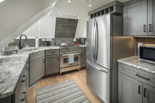 Небольшой частный домик с интересным дизайном, грамотной и удобной организацией пространства и высоким функционалом. 03