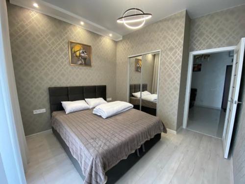 Вот сделали капитальный ремонт для последующей аренды. 04