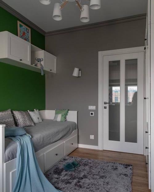 Дизайн этой квартиры, общей площадью 42 м 2 был разработан для проживания двух человек - заказчицы и ее 10 летней дочери. 05