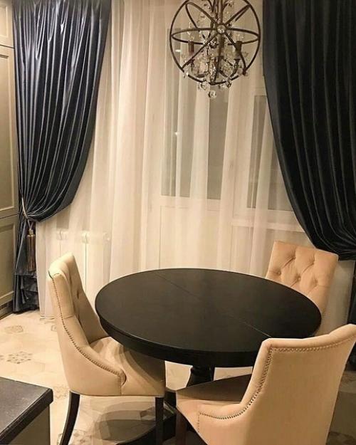 Приглянулся гарнитуp, купила. 07