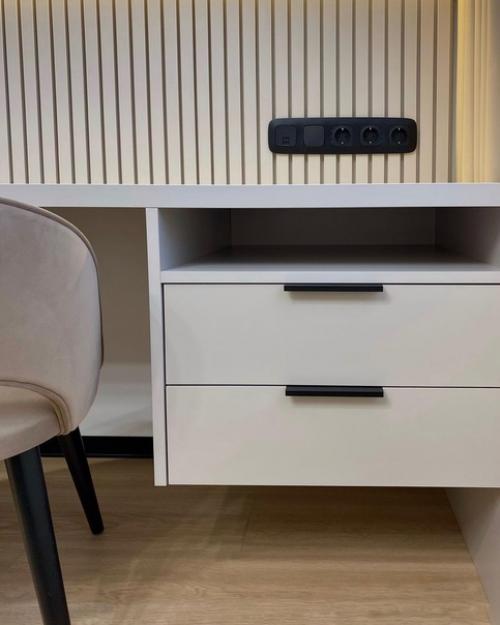 Очень атмосферный уголок для работы дома. 06