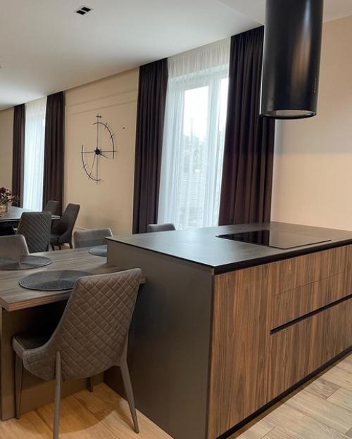 Когда заказчик полностью доверяет дизайнеру, можно утонуть в фантазиях. 09