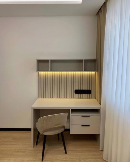 Очень атмосферный уголок для работы дома. 02