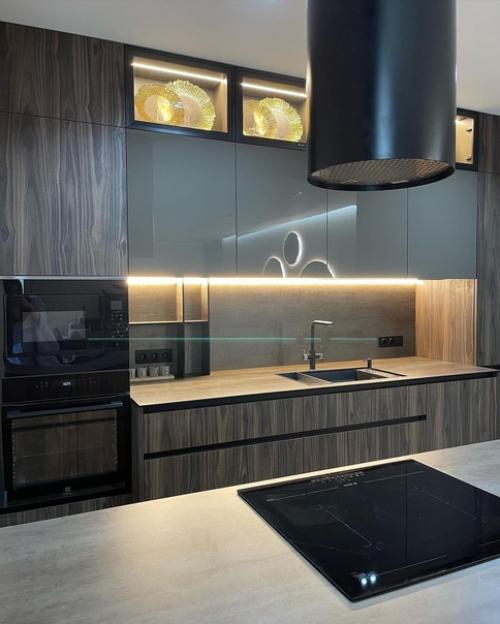 Когда заказчик полностью доверяет дизайнеру, можно утонуть в фантазиях. 03