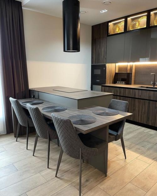 Когда заказчик полностью доверяет дизайнеру, можно утонуть в фантазиях. 02