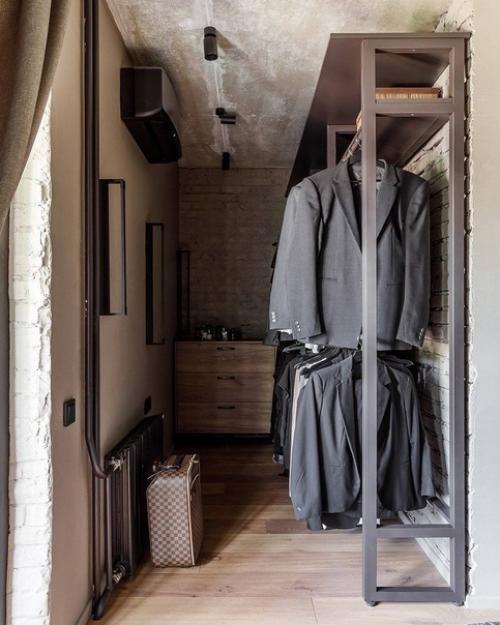 На площади 54 кв. 06