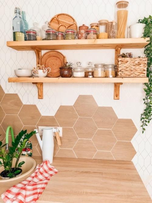 Оцените ремонт.  Сделали зонирование рейками. 04