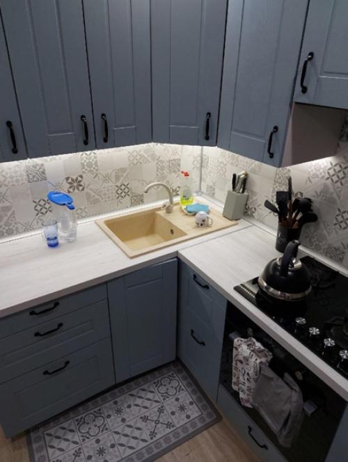 4 года назад решили бюджетно обновить нашу кухню. 05