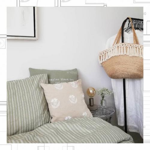 Чтобы оживить интерьер квартиры в скандинавском стиле, дизайнеры используют яркие цветовые акценты. 06