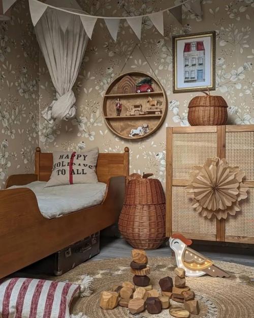 Здесь много натурального дерева: тёплые оттенки, естественная текстура, приятные на ощупь поверхности. 02