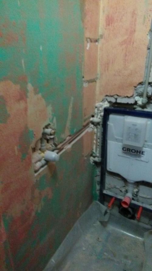 Не хотел бы расписывать много текста, ванной комнаты нет, пришлось искать решение данной проблемы. 01