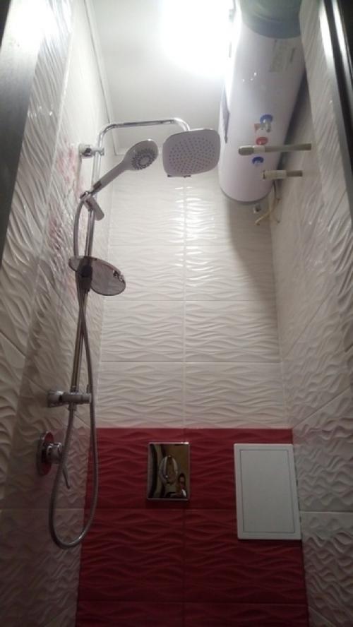 Не хотел бы расписывать много текста, ванной комнаты нет, пришлось искать решение данной проблемы. 09