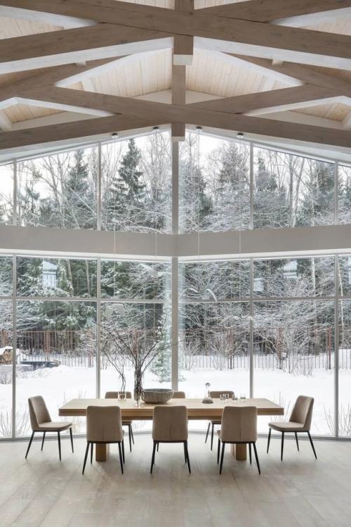 Этот загородный дом - настоящий оазис спокойствия и гармонии. 05