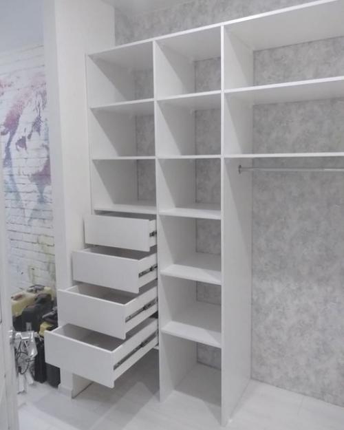 Как я раньше без него жила это шкаф - купе в прихожей, встроенный. 07