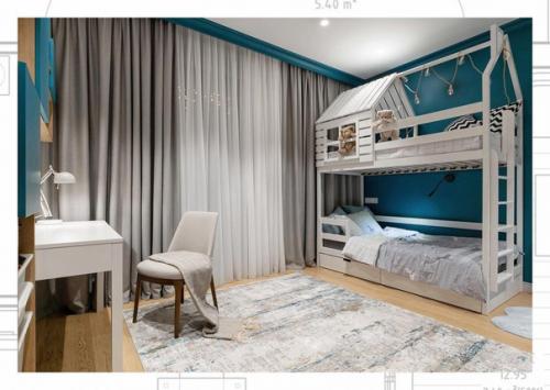 Эта детская должна была быть комнатой юного пирата, а под потолком должна была висеть лодка. 02