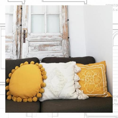 Чтобы оживить интерьер квартиры в скандинавском стиле, дизайнеры используют яркие цветовые акценты. 05