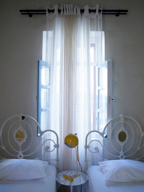 Средиземноморский стиль в интерьере - то, что нужно, чтобы продлить лето и не скучать по отдыху на пляже. 02