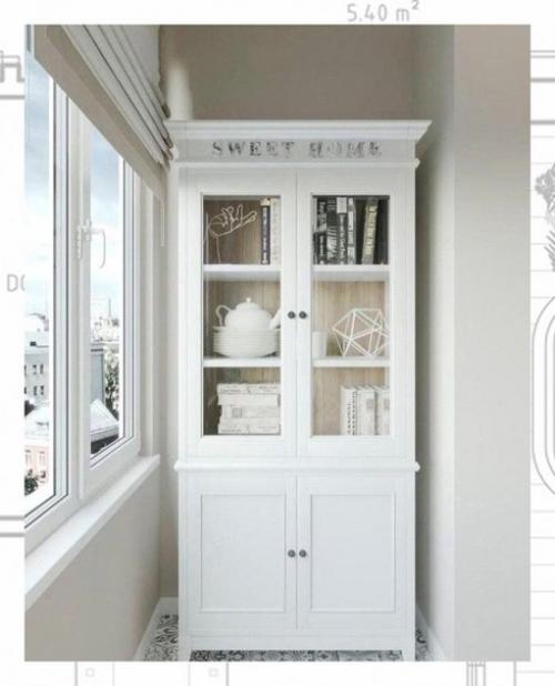 С небольшой изобретательностью даже небольшой балкон может превратиться в удобную зону отдыха. 05