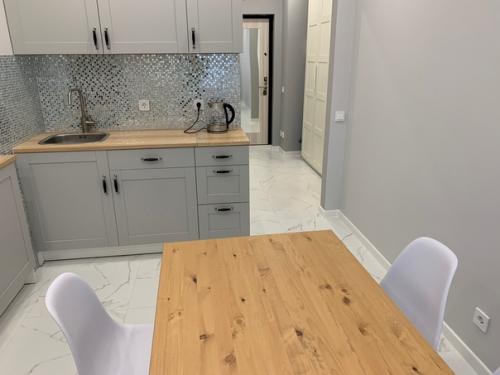 Сделали капитальный ремонт для квартиры под сдачу. 04