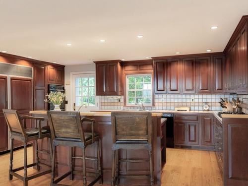 Одна из самых высокооплачиваемых актрис современности - Скарлетт йоханссон - недавно приобрела небольшой загородный дом близ реки гудзон. 04