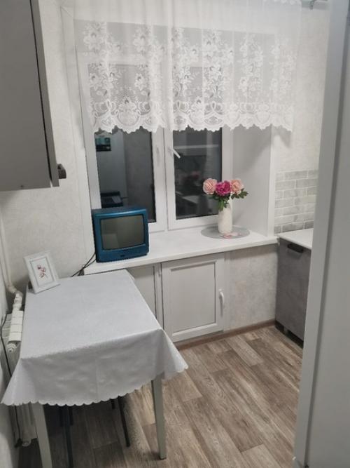 Решили обрадовать бабулю ко дню рождения вот такой ремонт у нас получился за одну нeдeлю своими руками. 04