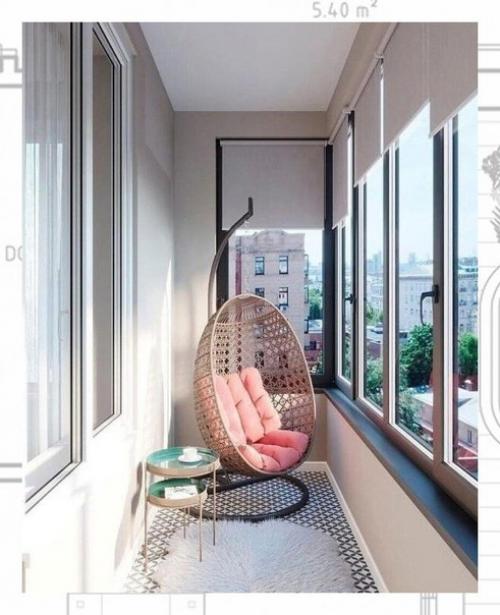С небольшой изобретательностью даже небольшой балкон может превратиться в удобную зону отдыха. 02