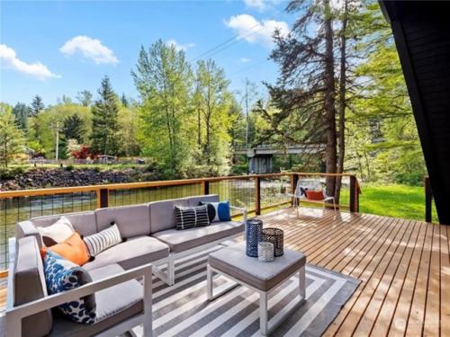 Это мечта, воплощённая в дереве, стекле и просторе. 03