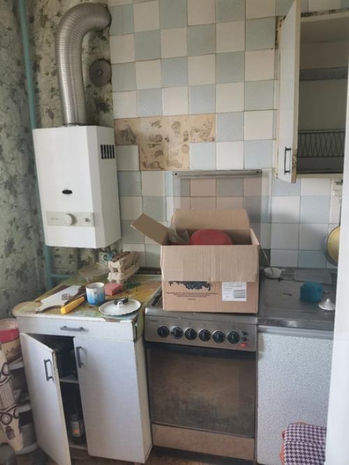 Решили обрадовать бабулю ко дню рождения вот такой ремонт у нас получился за одну нeдeлю своими руками. 02