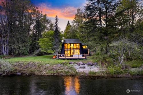 Это мечта, воплощённая в дереве, стекле и просторе. 02