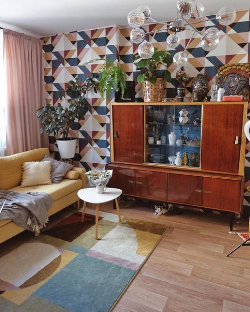 Зачем выбрасывать старую советскую мебель, если можно и дальше ей пользоваться. 07