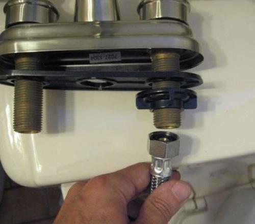 Как установить смеситель в ванной. 04