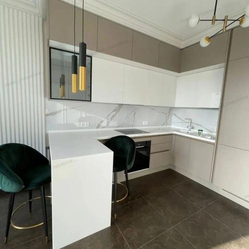 У нас тоже есть чем похвастаться. 04