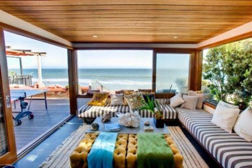 Шарлиз терон - одна из самых высокооплачиваемых актрис в голливуде. 02