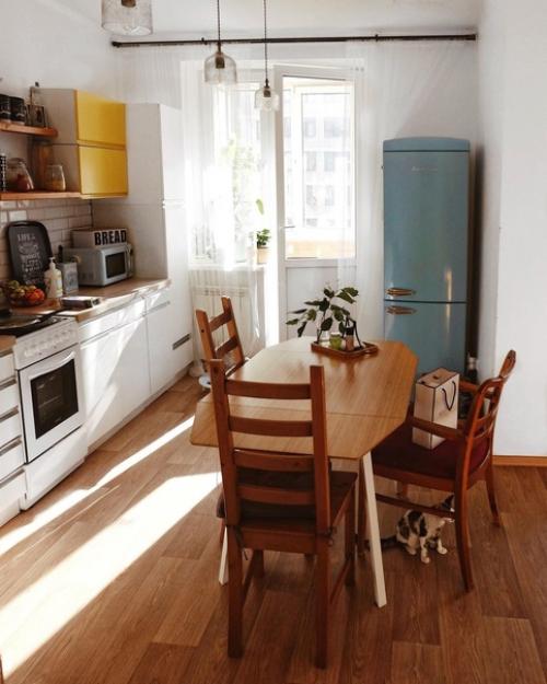 Зачем выбрасывать старую советскую мебель, если можно и дальше ей пользоваться. 06