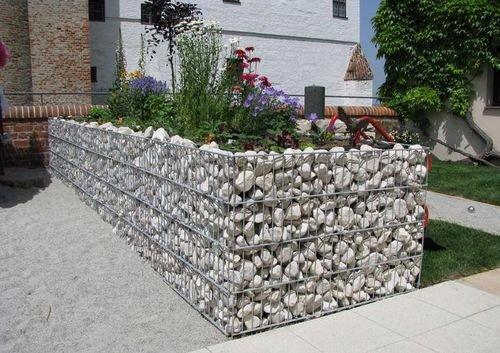 Как делать заборы пергоны из сетки и камня. 02