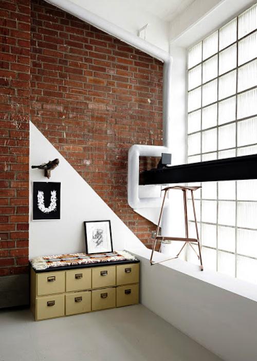 Стеклоблоки - не пережиток советского союза, а модный материал для оформления помещений в стиле лофт, хай - тек, модерн. 04