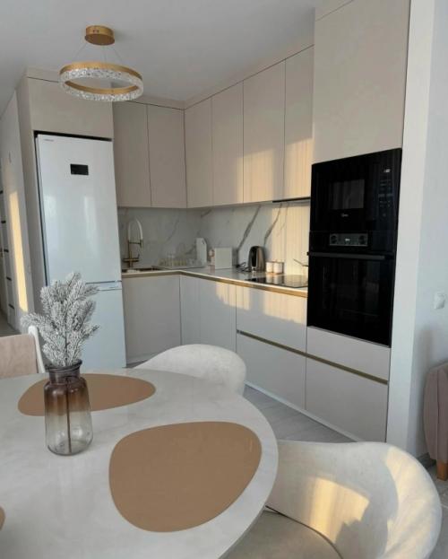 Это сочетание актуального дизайна, удобных решений и функциональности в каждом элементе вашего дома. 03