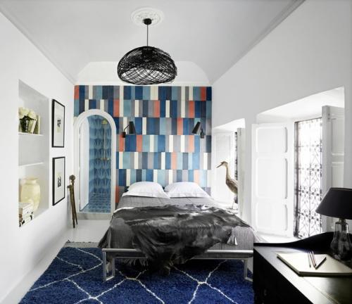 Интересный орнамент на стенах с легкостью преобразит интерьер, сделав его более живым и интересным. 03