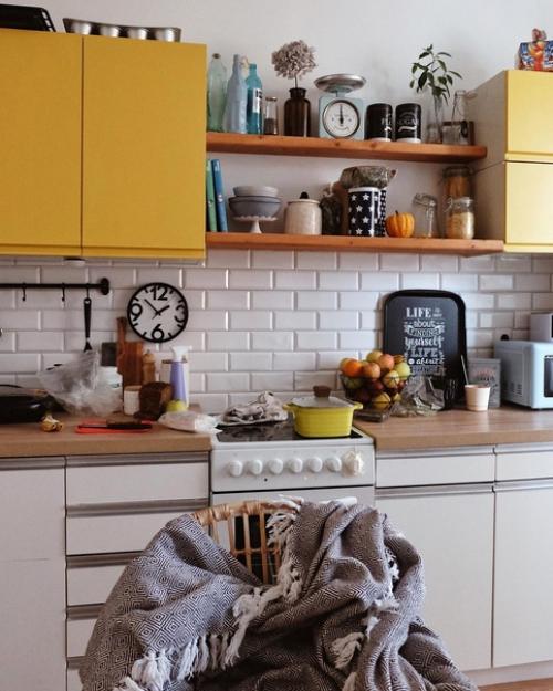 Зачем выбрасывать старую советскую мебель, если можно и дальше ей пользоваться. 09