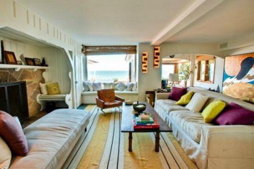 Шарлиз терон - одна из самых высокооплачиваемых актрис в голливуде. 04