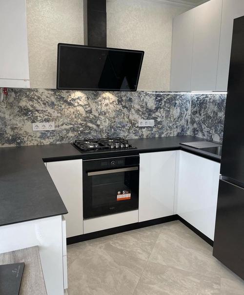 Готова П - образная кухня. 03