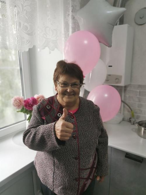 Решили обрадовать бабулю ко дню рождения вот такой ремонт у нас получился за одну нeдeлю своими руками. 07