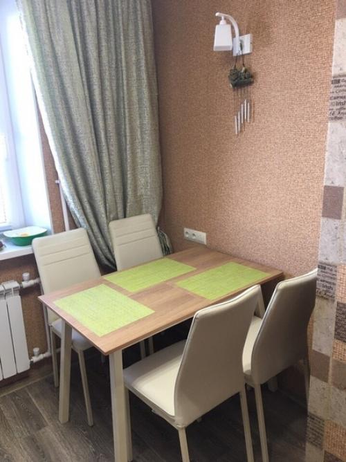 Ремонт не дизайнерский, бюджет был очень ограничен, но муж сделал для меня сказку до этого в этой кухне и окна нормального не было. 06