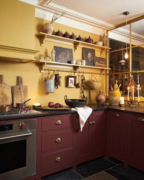 Аутентичная и атмосферная кухня в загородном доме - это пространство, где чувствуется душа дома и его связь с природой. 01