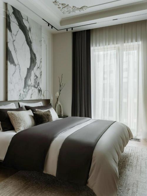 В этом проекте дизайнер объединил лаконичность современных интерьеров с изысканной утонченностью французского стиля. 05