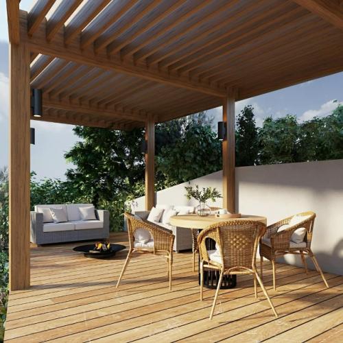 Просторная терраса становится продолжением дома и главным местом для общения и отдыха. 08