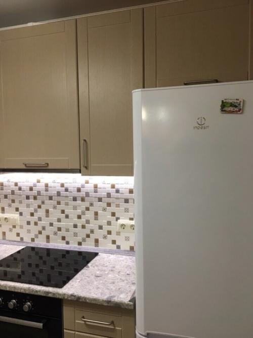 Ремонт не дизайнерский, бюджет был очень ограничен, но муж сделал для меня сказку до этого в этой кухне и окна нормального не было. 03