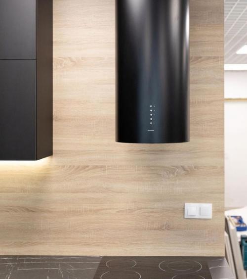 Строгая и стильная кухня сразу после монтажа. 05