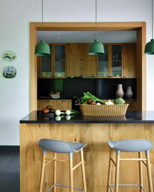 Шикарный загородный дом для комфортной жизни - это пространство, где продумано всё: от архитектуры до мельчайших деталей интерьера.  